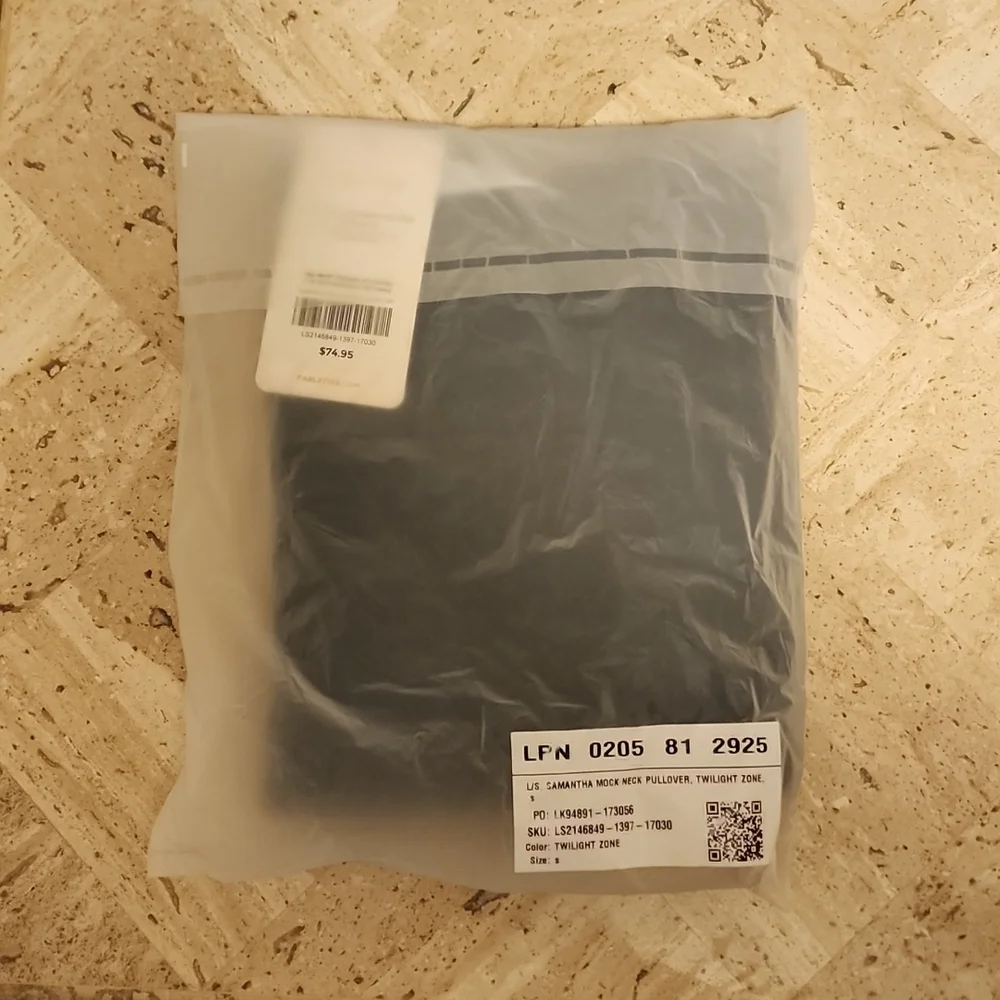 Fabletics pullover - Picture 2 of 2